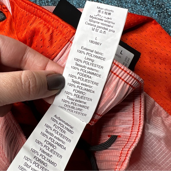 Oakley Translucent Sunset Shorts in Molten NWT Men’s Size Large - Picture 8 of 8